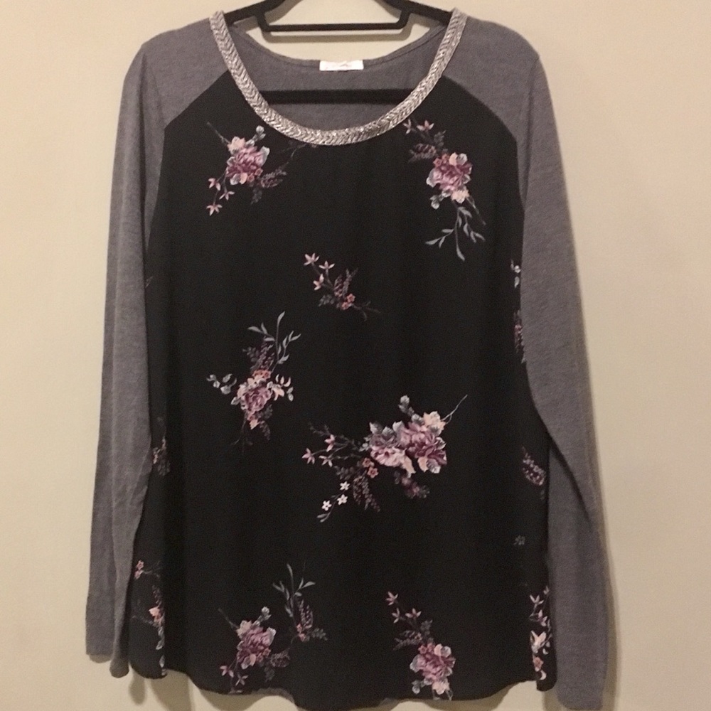 Maurices floral tee. XL